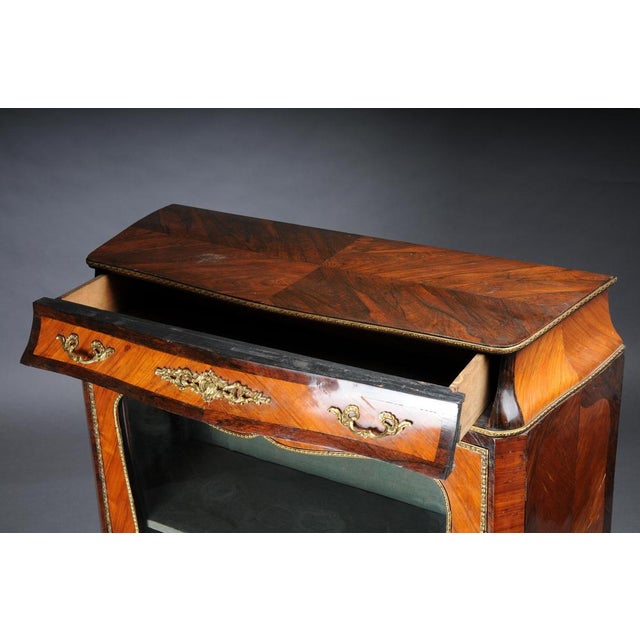 French Louis XV Display Case, 1860 For Sale - Image 17 of 18