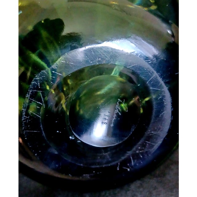 Signed 1968 Dominick Labino Emerald Green Luster Studio Art Glass Vase For Sale - Image 13 of 16