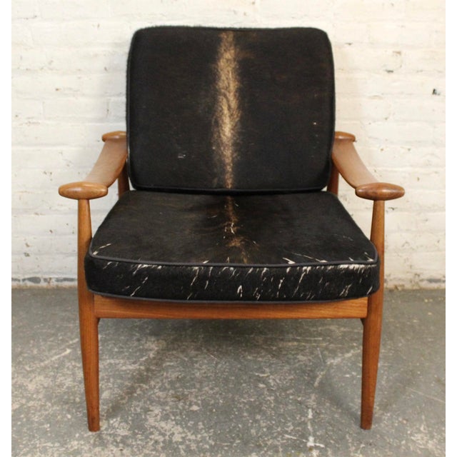 Mid-Century Modern Mid 20th Century Teak "Spade Chair" Attributed to Finn Juhl With Cowhide Cushions For Sale - Image 3 of 14