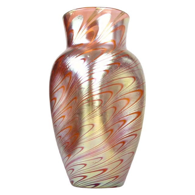 Iridescent Glass Vase Phenomen Rosa from Loetz Witwe, Bohemia, 1902 For Sale