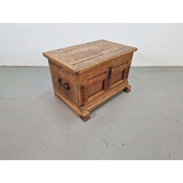 Brutalist Trunk in Oak, 1800 For Sale - Image 18 of 18