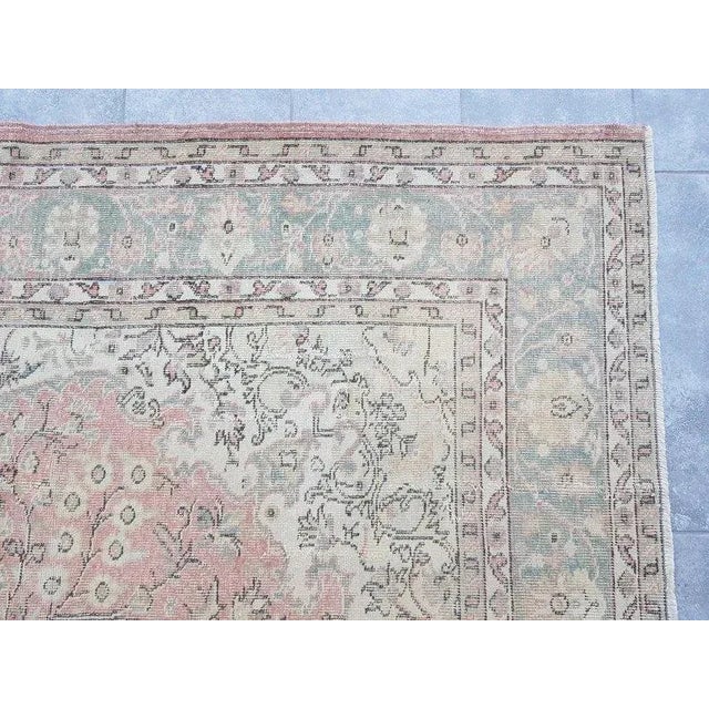 1960s Oushak Bohemian Vintage Rug For Sale - Image 6 of 10