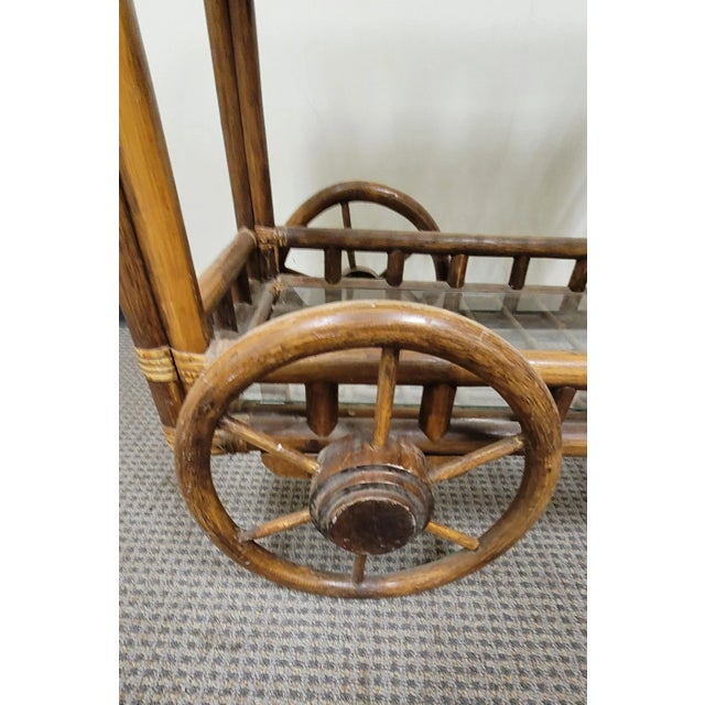 1970s Mid-Century Boho Chic Rattan Beverage Rolling Bar Cart W/ Removable Serving Tray For Sale - Image 5 of 12
