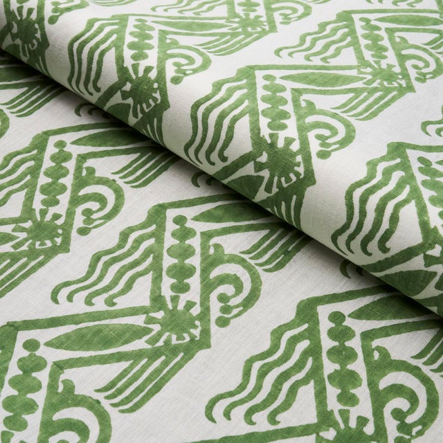Schumacher SAMPLE - Schumacher X Drusus Tabor Venetian Zig Zag Block Print Fabric In Green For Sale - Image 4 of 4