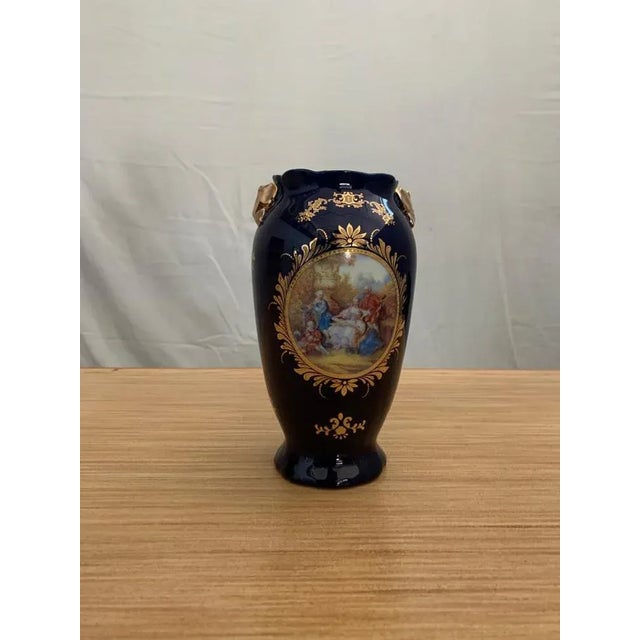 Napoleon III Vase, 1890s, in Flawless conditions. Designed 1890 to 1919