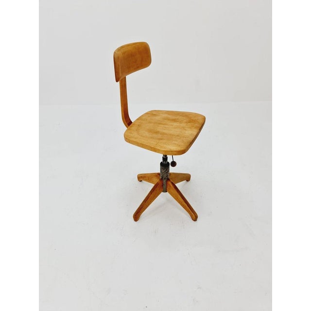 Bauhaus Swivel Office Chair in Wood by Der Ferderdreh, 1930s For Sale - Image 9 of 11
