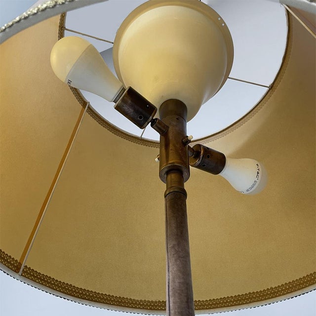 Italian Art Deco Round Velvet and Brass Floor Lamp, 1940s For Sale - Image 12 of 18