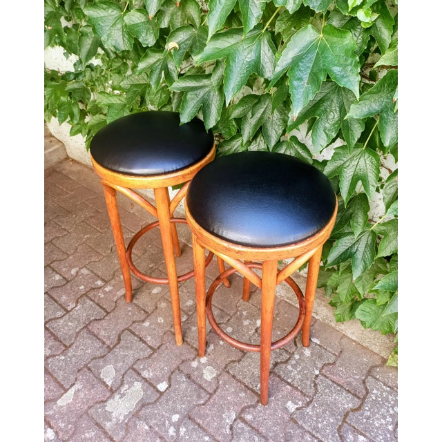 In good overall condition with a beautiful patina. Similar to Thonet, Baumann, Fischel\.