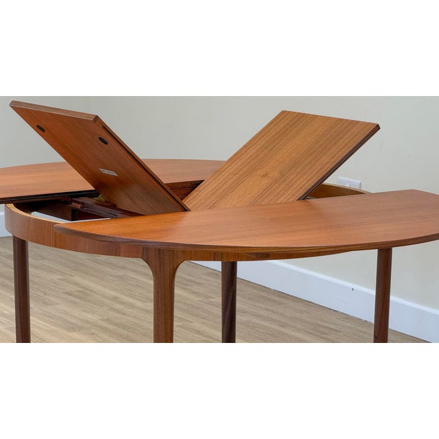 Dunvegan Round Extending Dining Table and Chairs in Teak by Tom Robertson for McIntosh, Scotland, 1960s, Set of 5 For Sale - Image 9 of 16