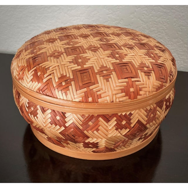 Circa 1970 Nicely-Sized Lidded Round Rattan Sewing / Whatnot Basket Box For Sale - Image 4 of 17