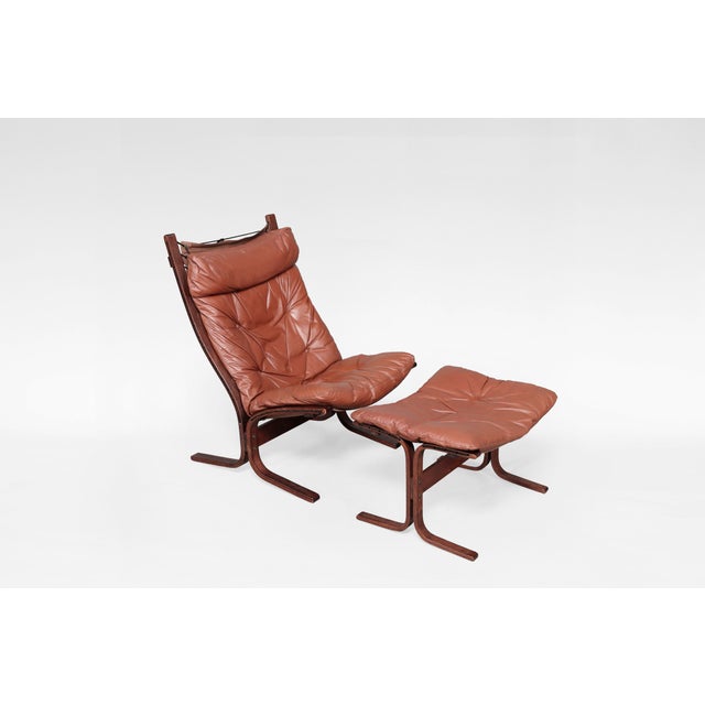 Set of Cognac Leather Highback Siesta Chair and Ottoman by Ingmar Relling for Westnofa, 1970s For Sale - Image 9 of 9
