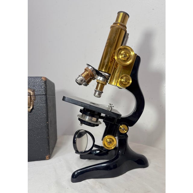 Near Mint Antique Ernst Leitz Wetzlar German Brass Microscope 253647 in Box For Sale - Image 4 of 18