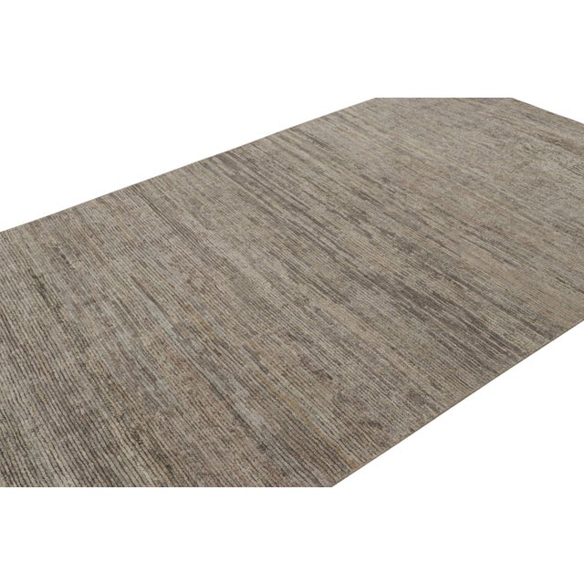 Rug & Kilim’s Contemporary Textural Rug in Gray and Beige Tones For Sale In New York - Image 6 of 7