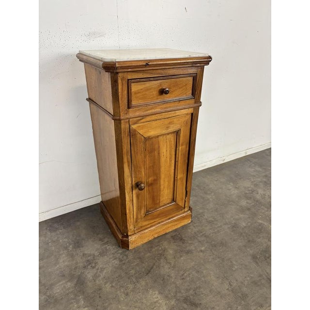 Walnut Bedside Table with White Marble Top, in Very Good conditions.