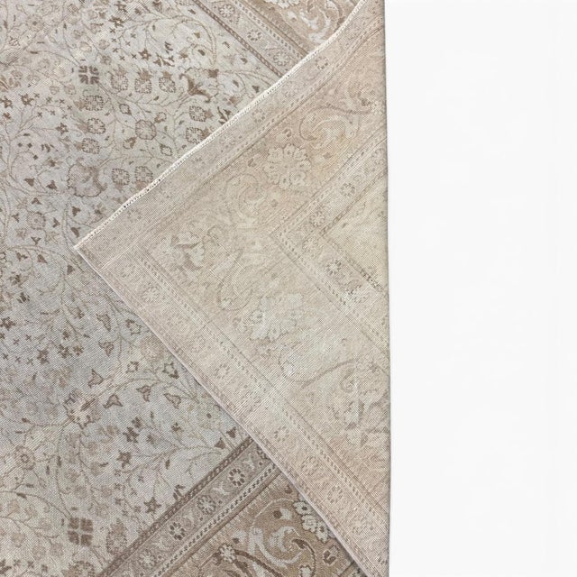 Turkish Vintage Sivas Rug | Floral in Ivory and Beige | 8x12 For Sale - Image 3 of 5