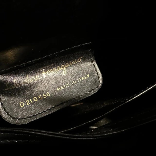 Italian A 1990s Black Leather and Brass Shoulder Bag by Salvatore Ferragamo For Sale - Image 3 of 10
