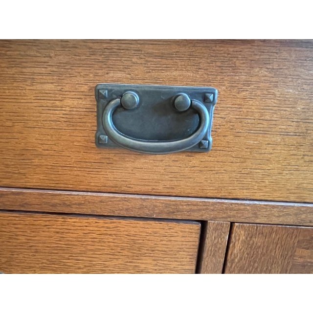 Broyhill Mission Style Arts & Crafts Lighted China Cabinet Buffet For Sale In Tampa - Image 6 of 12