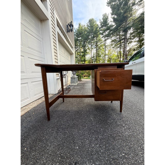 Mid-Century Modern 1950s Midcentury Boomerang-Top Floating Walnut Desk by American of Martinsville For Sale - Image 3 of 16