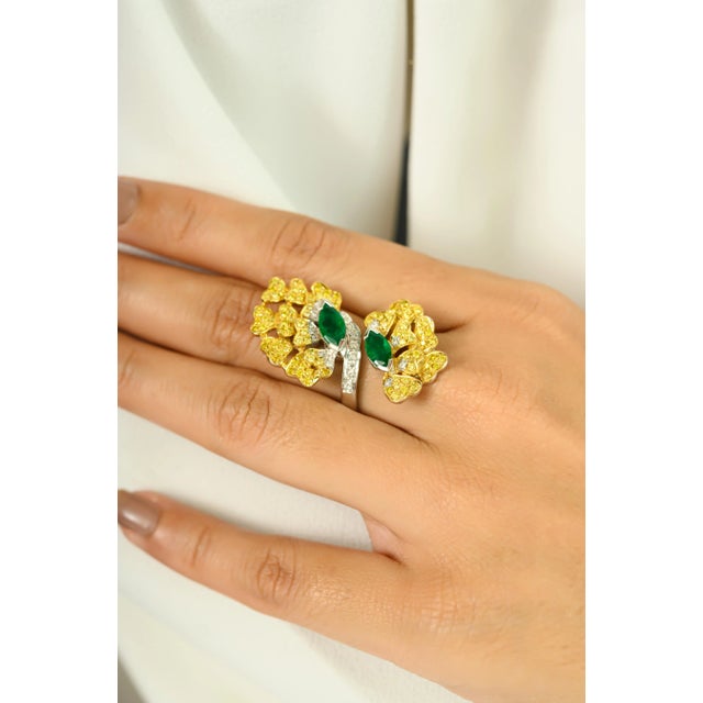 Contemporary Adjustable Contemporary Ring With Emeralds & Yellow Diamonds Size 8 For Sale - Image 3 of 11
