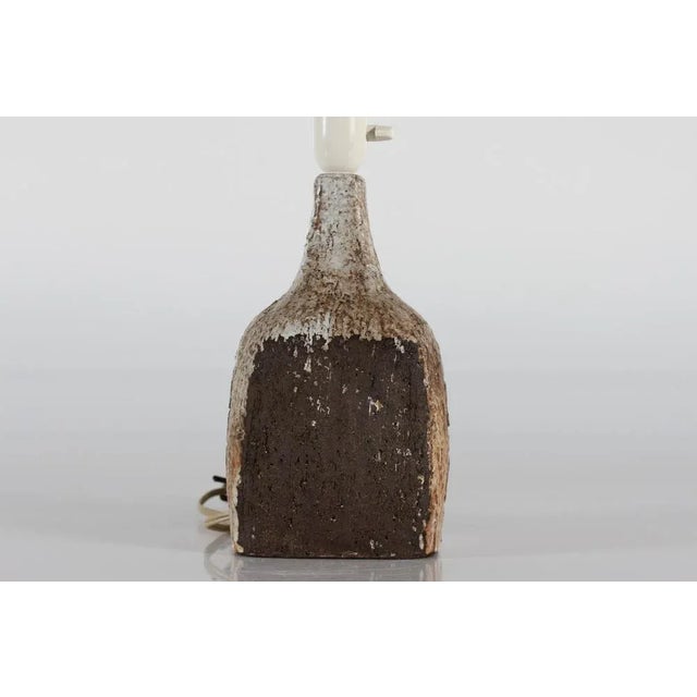 Danish Brutalist Ceramic Table Lamp with Brown Glaze Unica by Fridtjof Sejersen for Sejer, 1960s For Sale - Image 9 of 13
