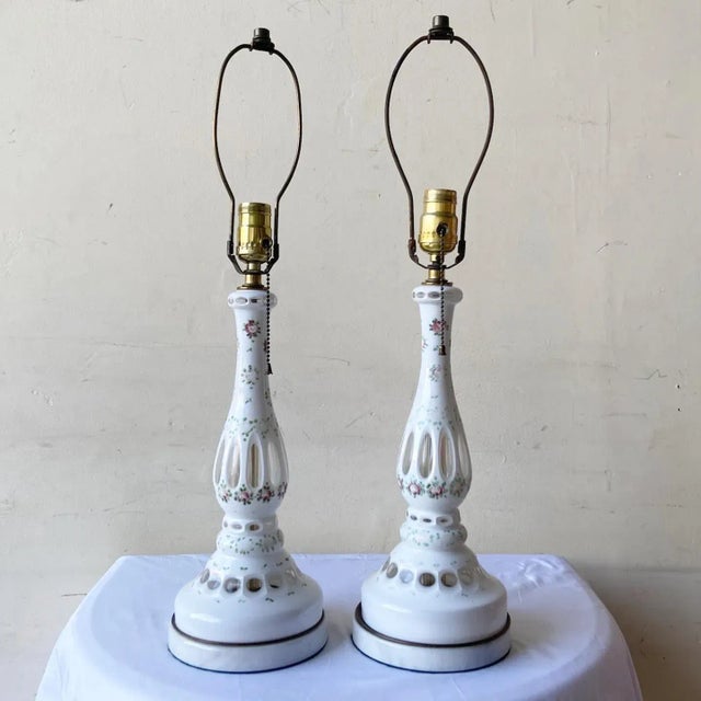 Vintage Sculpted Porcelain Table Lamps For Sale In Miami - Image 6 of 6