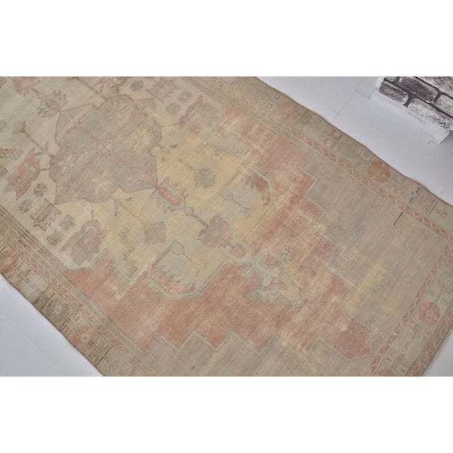 Vintage Handwoven Oushak With Large Central Medallion For Sale In Phoenix - Image 6 of 10