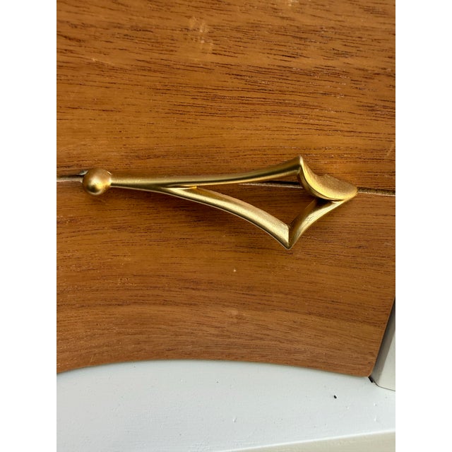 Vintage Mid-Century Modern Refinished Dresser Pair With Detachable Mirror For Sale - Image 11 of 12