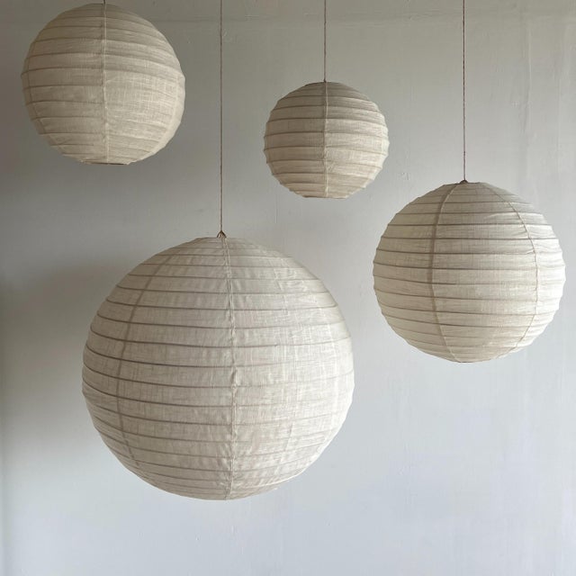 Large Round Japanese-Style Rattan and Natural Linen Pendant Light, 1980s For Sale - Image 9 of 18