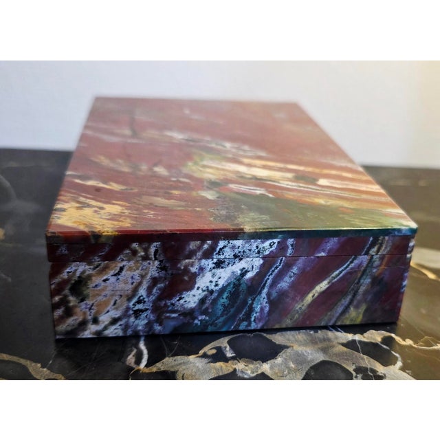 Gemstone Italian Red Jasper Stone Box c.1950. For Sale - Image 7 of 9