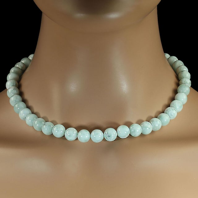 2020s Ajd 18 Inch Soft Green Peruvian Angelite Necklace For Sale - Image 5 of 5