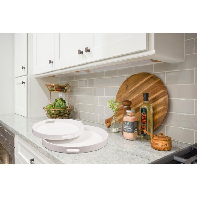 White Lacquer Round Wood Tray Set For Sale - Image 9 of 11