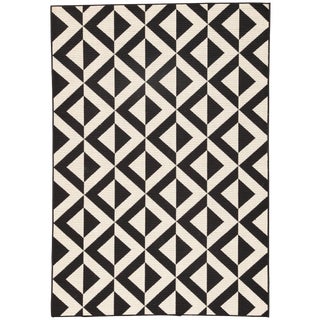 Jaipur Living Marquise Indoor/ Outdoor Geometric Black/ Cream Area Rug - 5′3″ × 7′6″