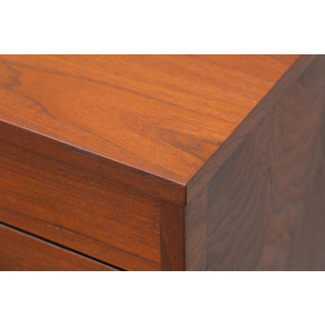 Mid-Century Modern 6-Drawer Walnut Dresser by United Furniture | Refinished Credenza, Circa 1960s For Sale - Image 16 of 18
