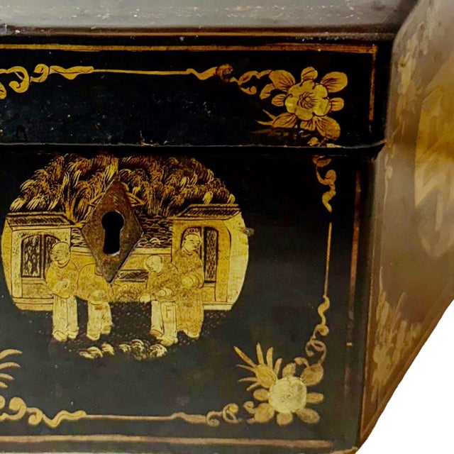 Early 19th Century Chinese Export Lacquered Storage or Letter Box For Sale - Image 4 of 11