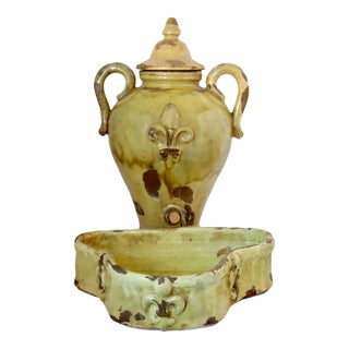 19th-Century French Ceramic Lavabo With Fleur-De-Lis Accents For Sale