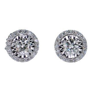 18k (750) White Gold - VVS Natural Diamond Stud Earring - Set of 2 For Sale