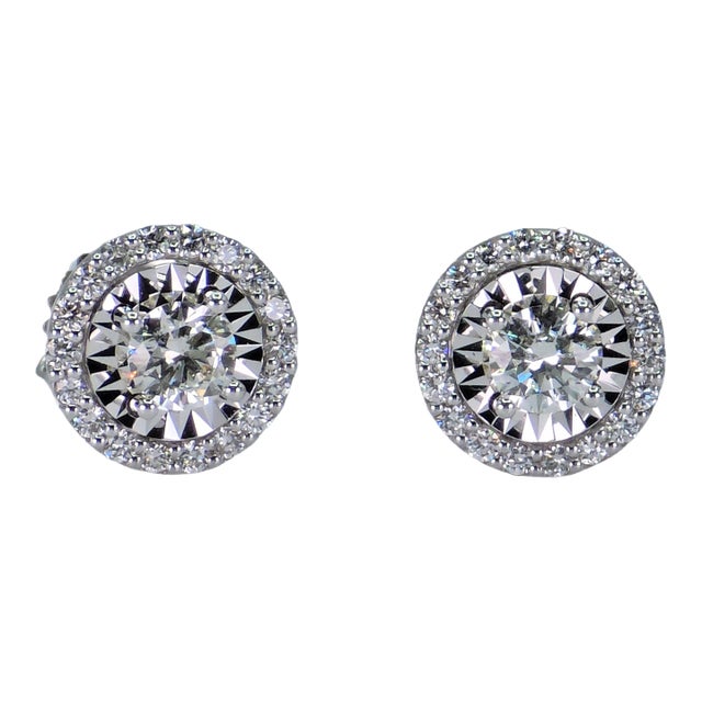18k (750) White Gold - VVS Natural Diamond Stud Earring - Set of 2 For Sale