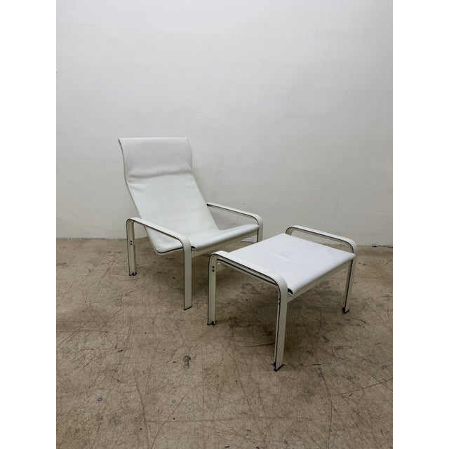 1980s Toussaint and Angeloni White Leather Lounge Chair and Footrest for Matteo Grassi For Sale - Image 5 of 17