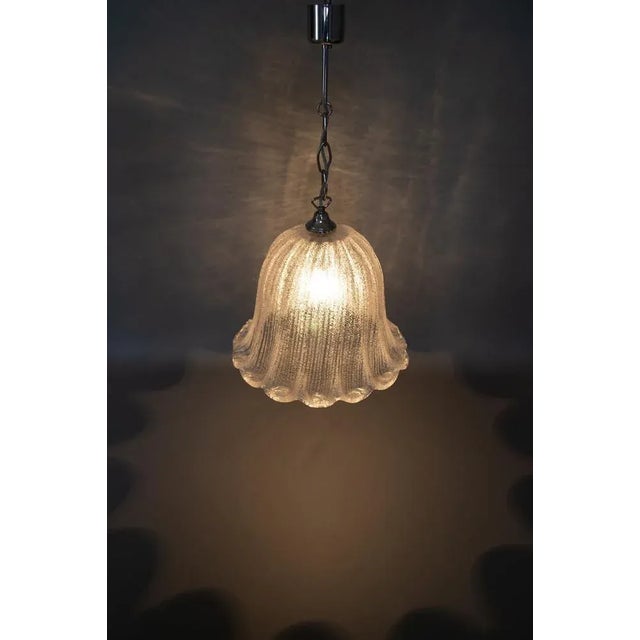 1970s Vintage Bell Shaped Ice Glass and Chrome Pendant Lamp from Hustadt Leuchten For Sale - Image 5 of 17