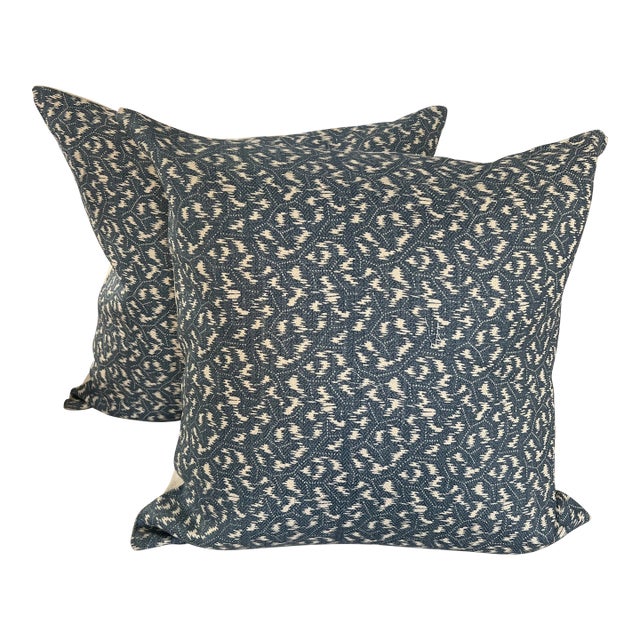 English Designer Penny Morrison Tulkan 22 Inch Heavyweight Blue Linen Pillow Covers- a Pair For Sale