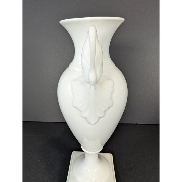 1950s Vintage White Porcelain Swan Double Handle Vase, Alka Kunst, Alboth Kaiser, Bavaria 1956 For Sale - Image 5 of 12