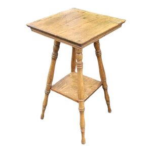 C1900 American Classical Oak Parlor Table With Turned Legs