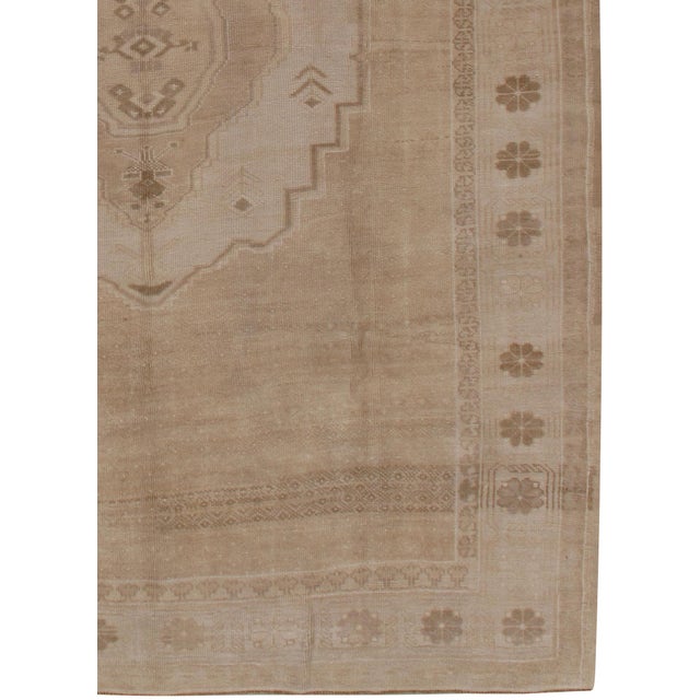 1940s Vintage Circa 1940 Turkish Oushak Area Rug 7ft 3in X 10ft 9in For Sale - Image 5 of 8