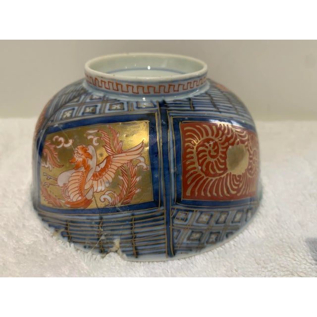 Mid 19th Century Japanese Antique Meiji Fuki Choshun Hand Painted Porcelain Rice Bowl With Cover and Wood Carved Stand For Sale - Image 5 of 10