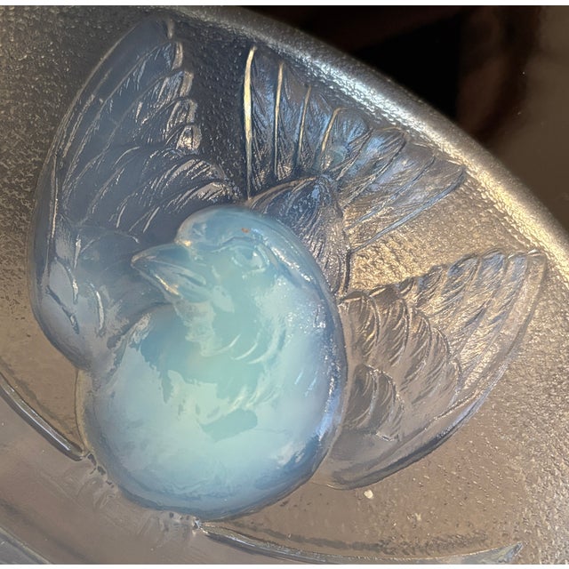 Art Deco Glass Bowl with Birds in Relief from Ezan, France, 1920s For Sale - Image 3 of 6