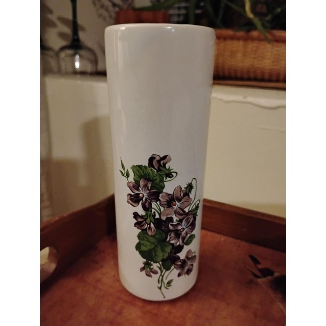 William Nelson McCoy Bud Vase Transferware of Violets Simplicity For Sale - Image 4 of 4