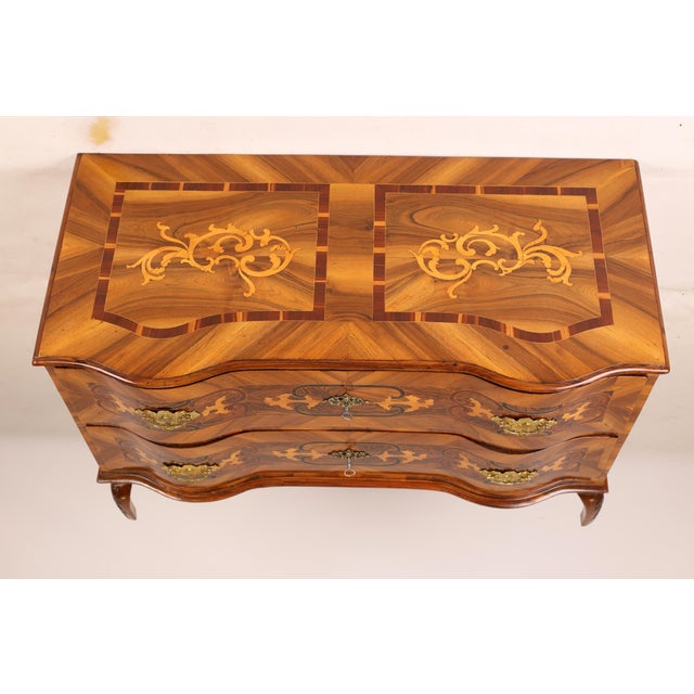 Baroque Chest of Drawers in Walnut, 1770 For Sale - Image 10 of 11