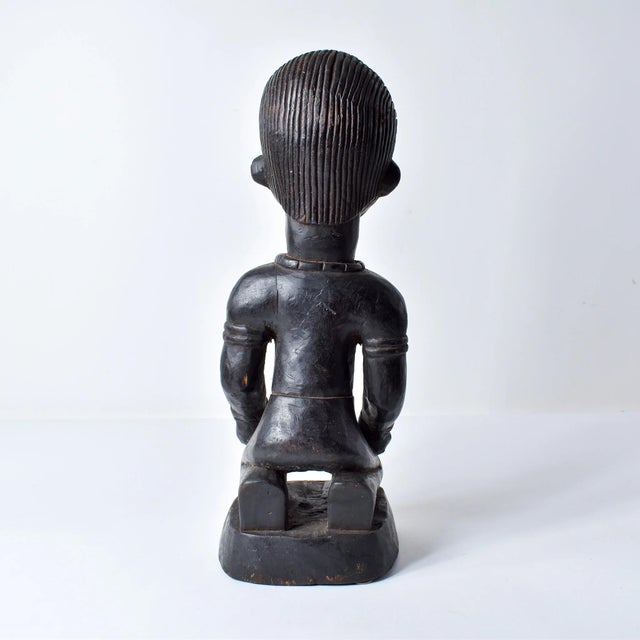 Wood Early 20th Century Kongo Kneeling Female Wood Figure For Sale - Image 7 of 15