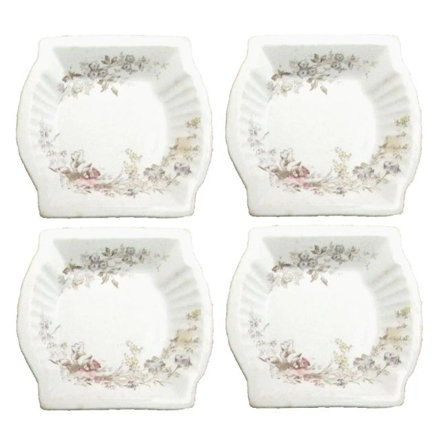 Johnson Brothers 1880s English Johnson Brothers Staffordshire Ironstone Bowls, Set of 4 For Sale - Image 4 of 4