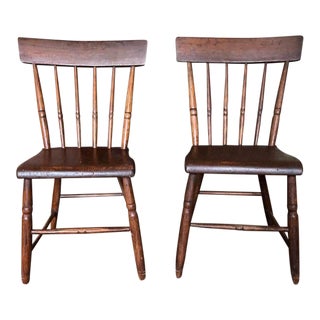 19th Century Pair of Antique American Primitive Style Spindle Back Pine Side Chairs For Sale